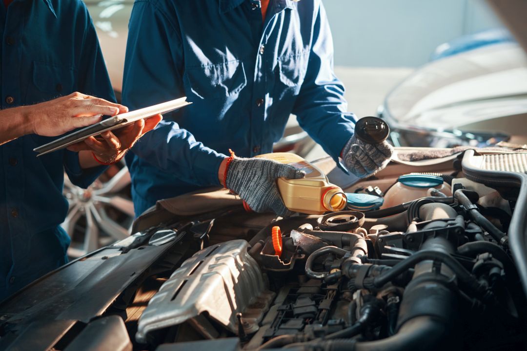 Changing oil service