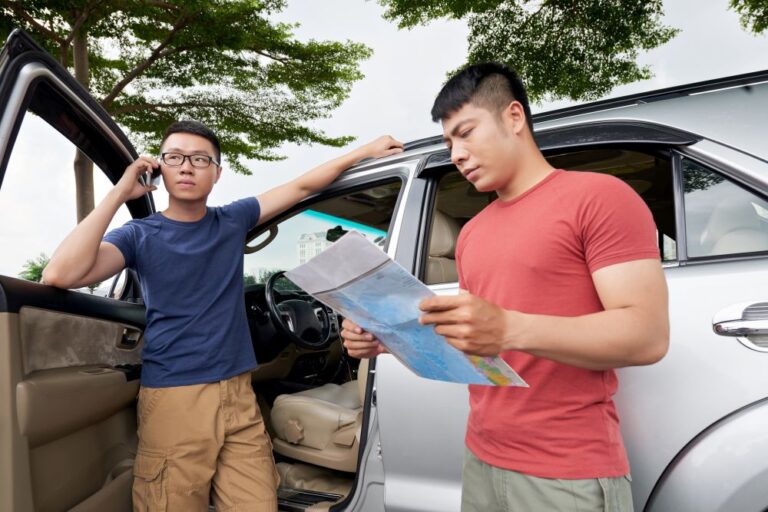 When to Use Car Towing Services