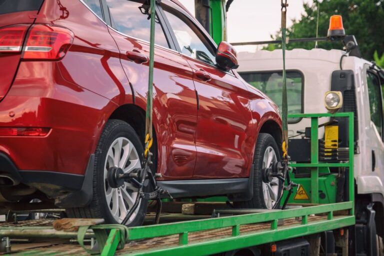 When to Use Car Towing Services
